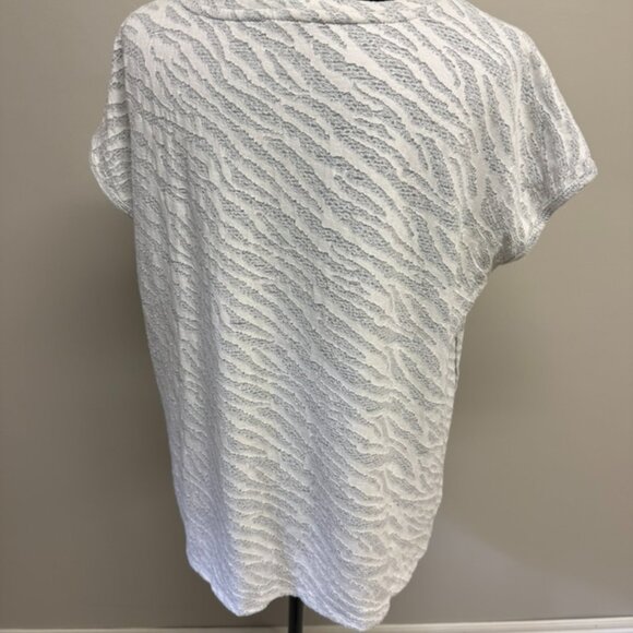 Grey and Cream Tshirt - Picture 2 of 3